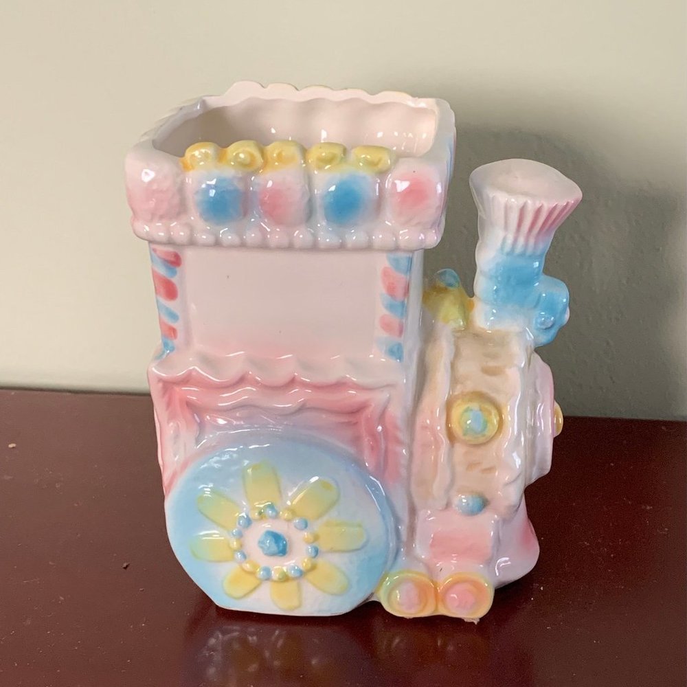 Retro train planter - nursery planter - pencil holder - Japan 5680​